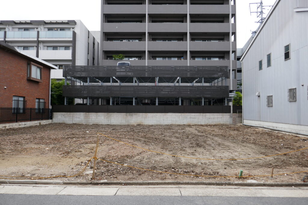 ただいまが心地よい、吹き抜け玄関の家（デモ） 施工前