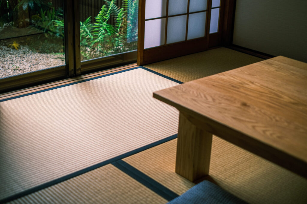 床座でくつろぐ和の居場所